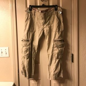 Aeropostale cargo capris!!